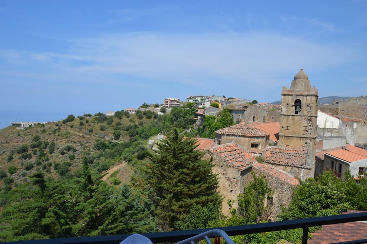 B&B Incantevole Vicolo Piraino Εξωτερικό φωτογραφία